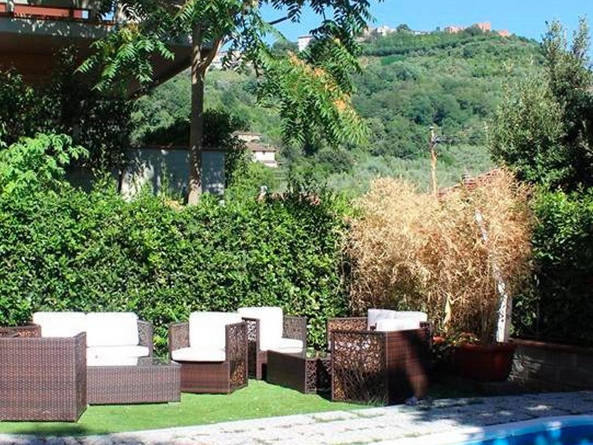 Hotel Casa Rossa Montecatini Terme Exterior foto
